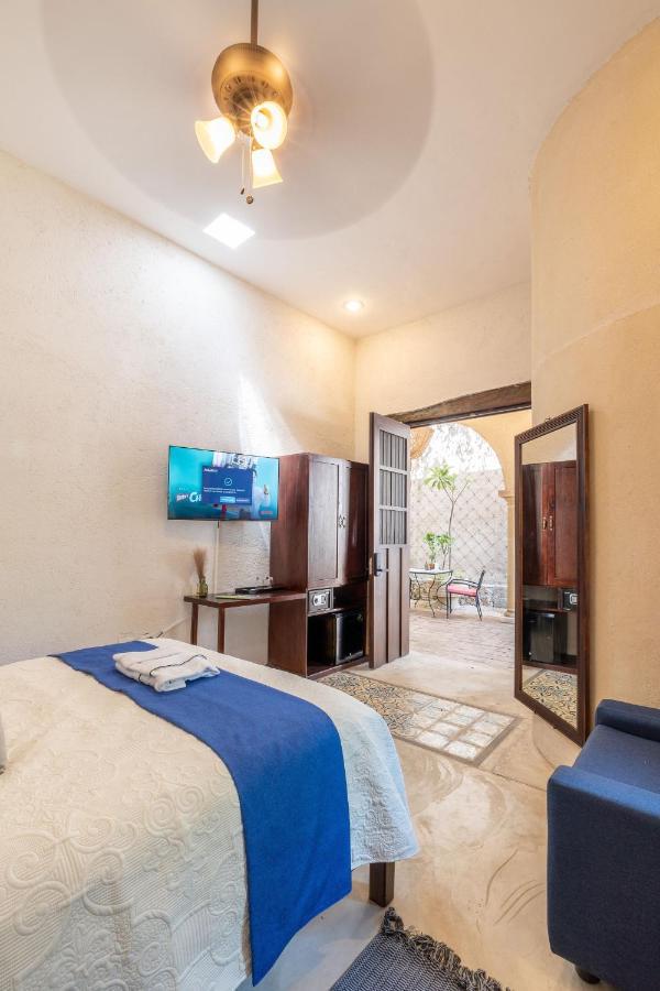 Casa Dos Lirios Hotel Boutique Мерида Экстерьер фото